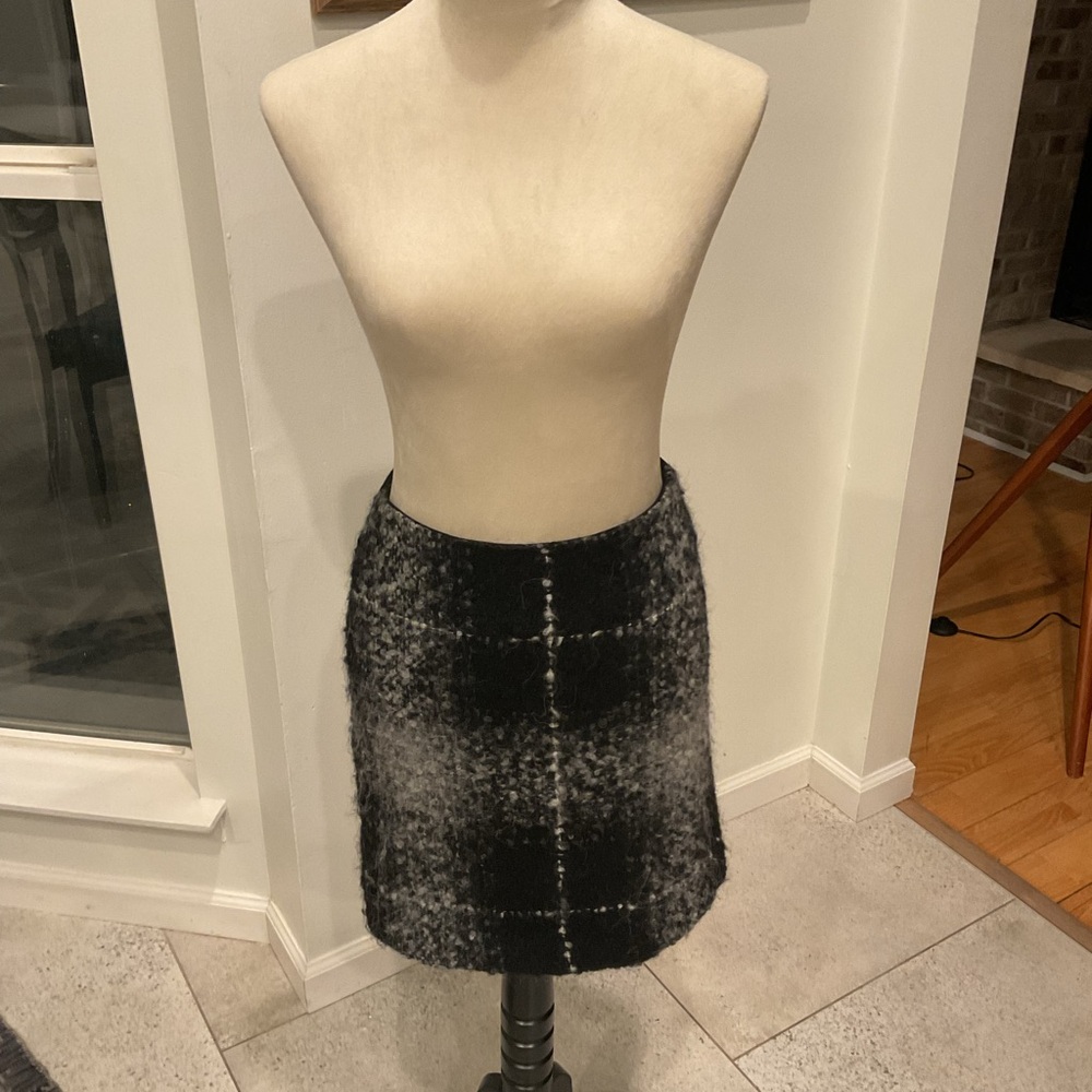 Akris Punto Black and White Pencil Skirt - Picture 3 of 16
